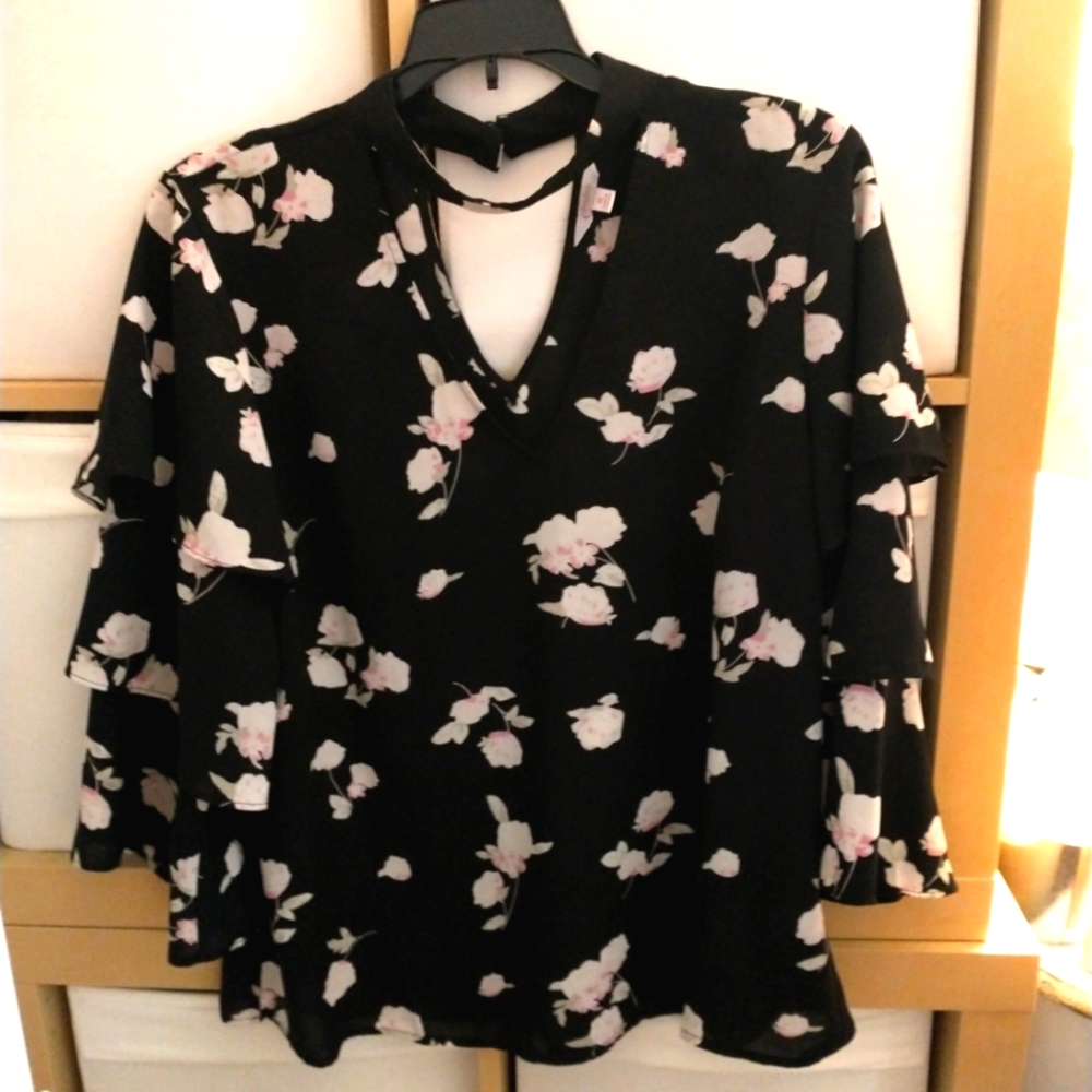 Candie's Black and White Ruffled 3/4 Sleeve Blouse